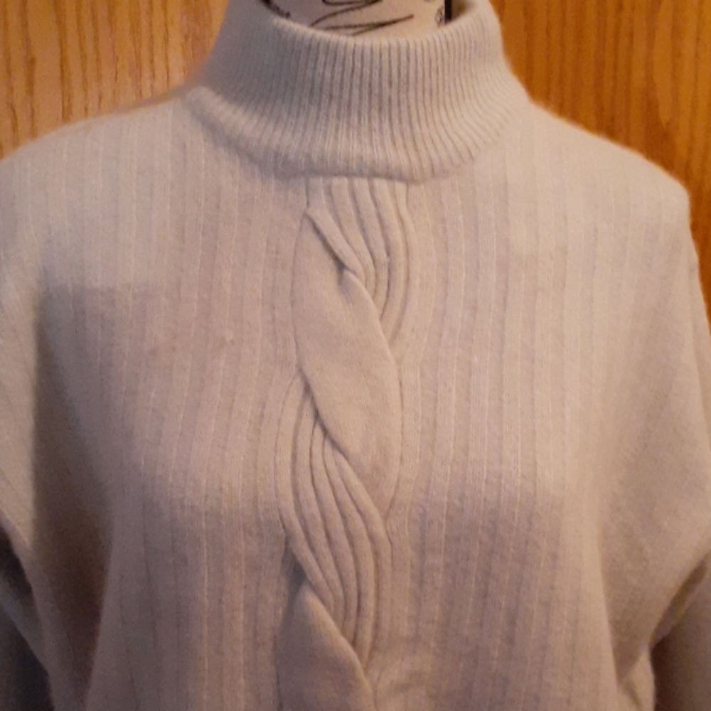 Sweater - Picture 2 of 5